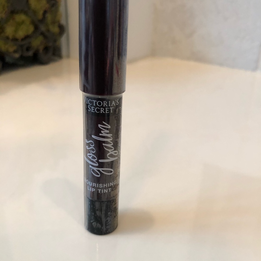 Victoria’s Secret Bundle Liquid Lip and Gloss Balm - Picture 2 of 9